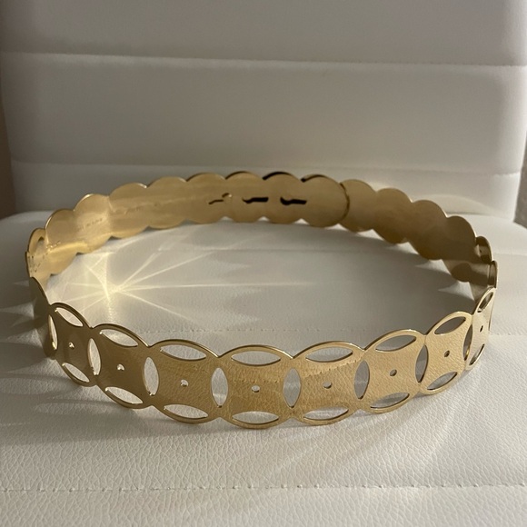 Oscar de la Renta Beautiful Gold Metal Belt